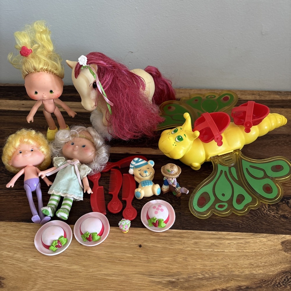 Vintage 1980's Strawberry Shortcake Dolls &‎ Accessories Lot Caterpillar Figures